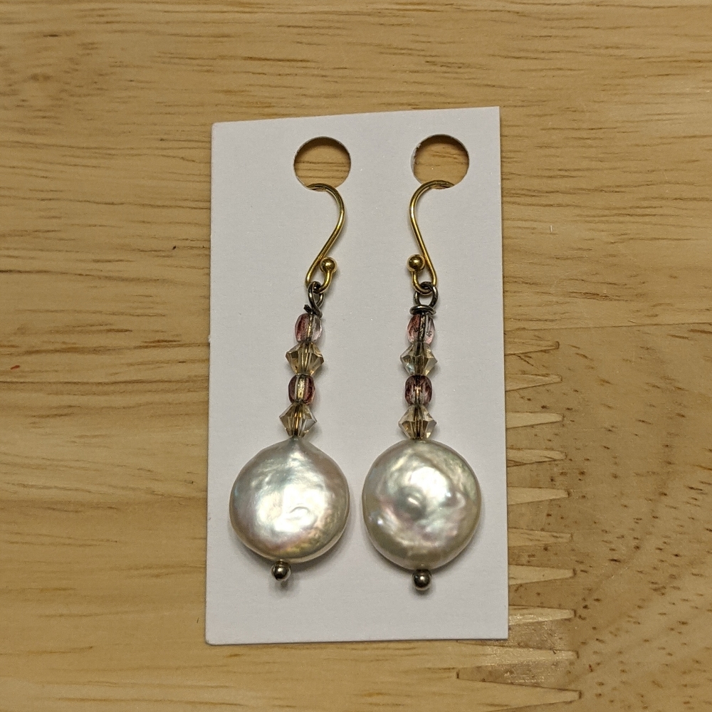 🌸 Freshwater Pearl Earrings